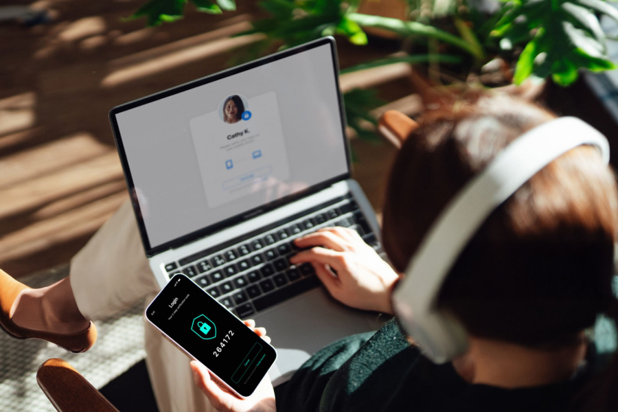 "Cơ hội và thách thức của ngành ngân hàng trong quá trình chuyển đổi số"