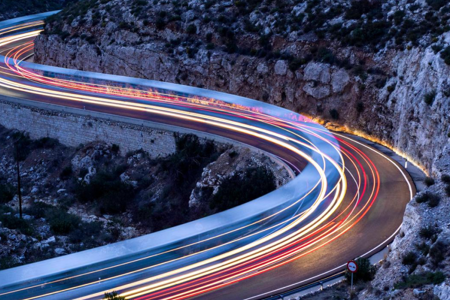 "Tăng trưởng thu nhập và chiến lược mới của ngành ngân hàng"