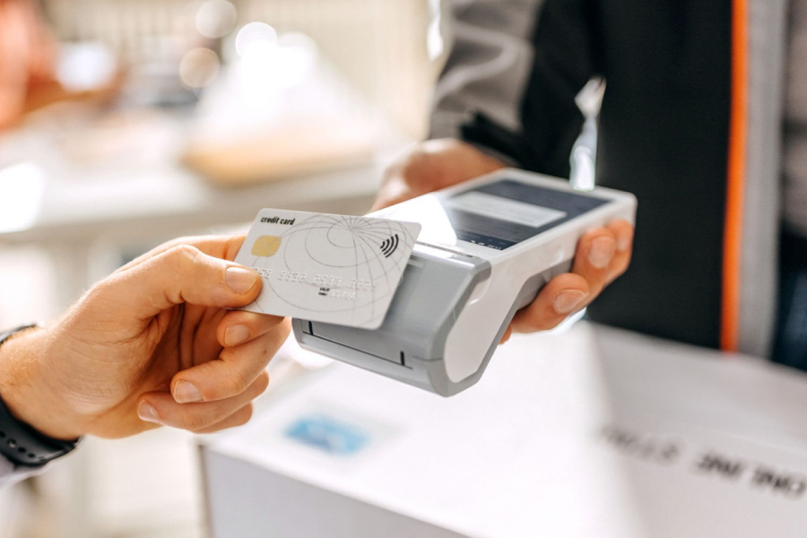 "Các sản phẩm ngân hàng dành cho nhóm khách hàng doanh nghiệp"