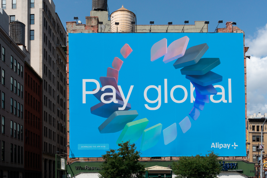 "Tăng trưởng thu nhập và chiến lược mới của ngành ngân hàng"